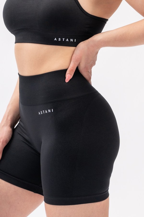 Astani Bliss Stuttbuxur Svartar