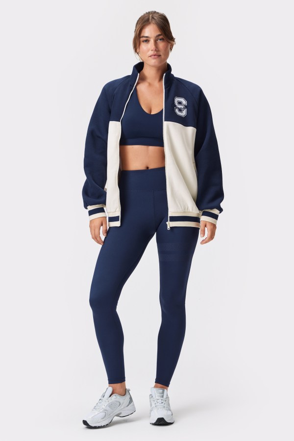 Stronger Varsity Zip Peysa